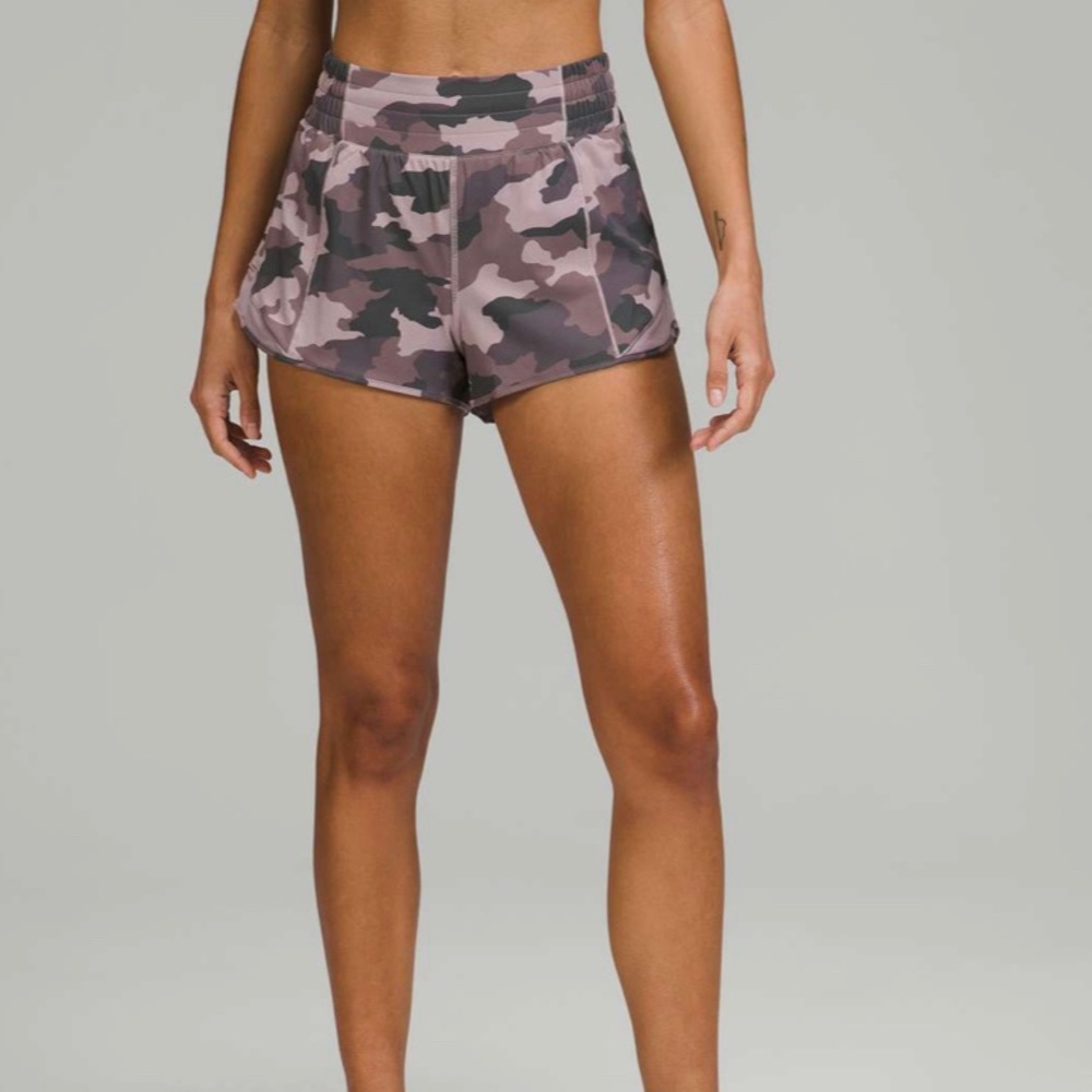 lulu shorts Nwot 2.5 size 4